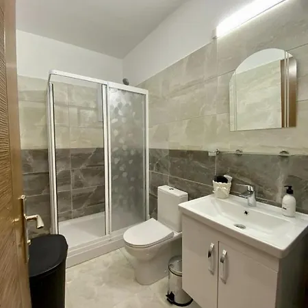 Sleek Flat With Shared Pool And Sea View In Iskele Girne